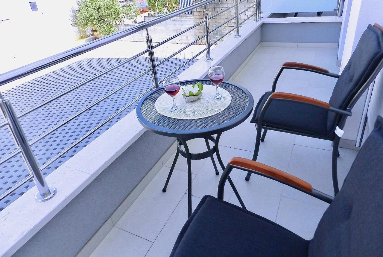 Diamant Apartments Baška Voda Екстериор снимка
